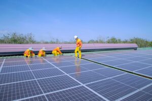 leon solar bipv system Project reference.Workers are installing.